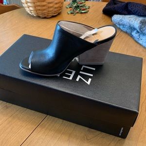 NWT Naturalized Black Leather Wedges 4.5 M